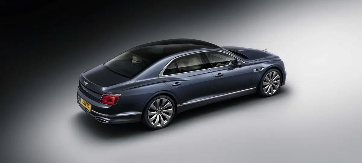 Bentley Flying Spur 2019: foto e dati della nuova limousine inglese (11)