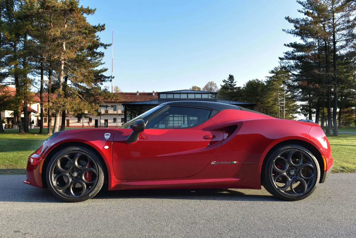 Alfa Romeo 4C Club Italia: 17 esemplari inarrivabili (3)