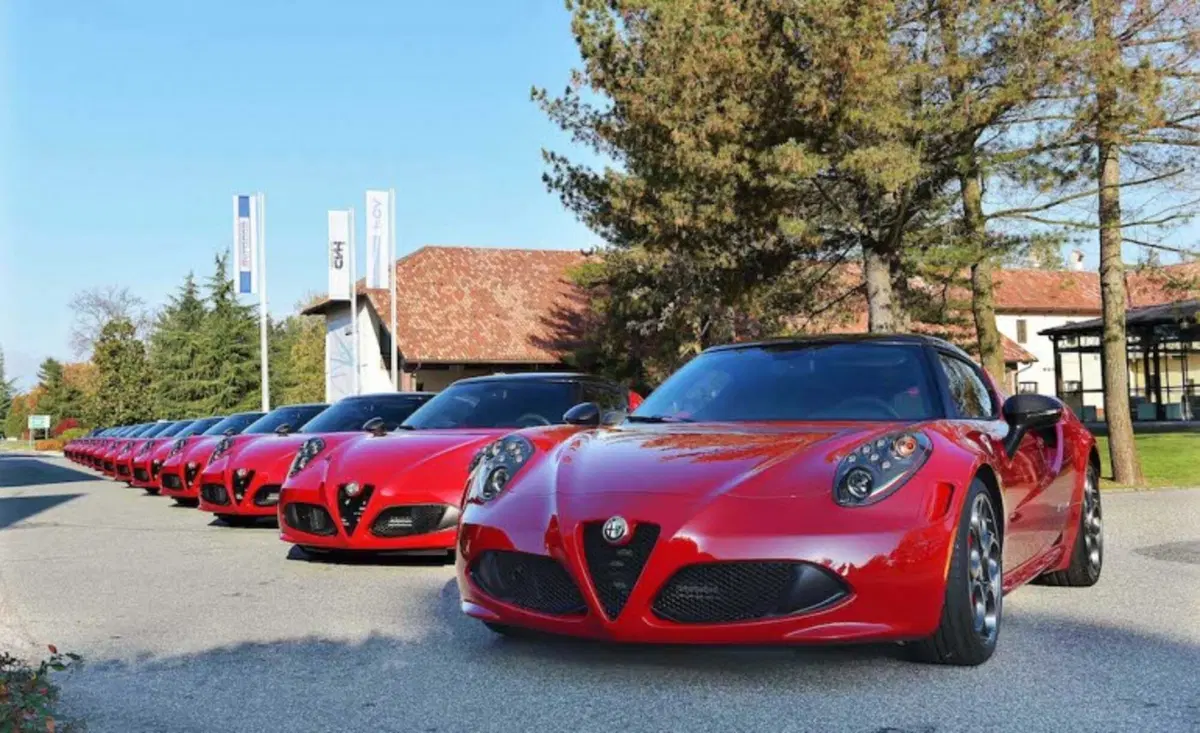 Alfa Romeo 4C Club Italia: 17 esemplari inarrivabili (4)