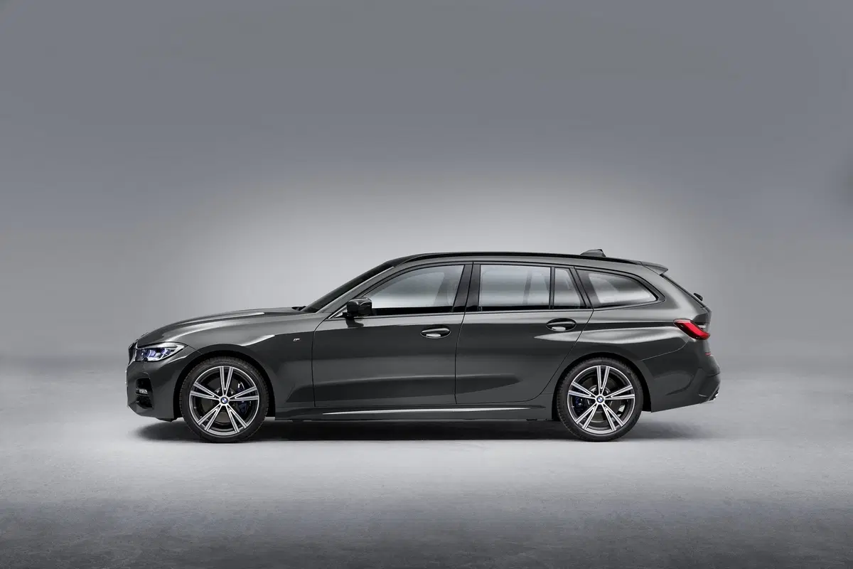 BMW Serie 3 Touring 2019: ecco finalmente la station wagon [Foto] (12)