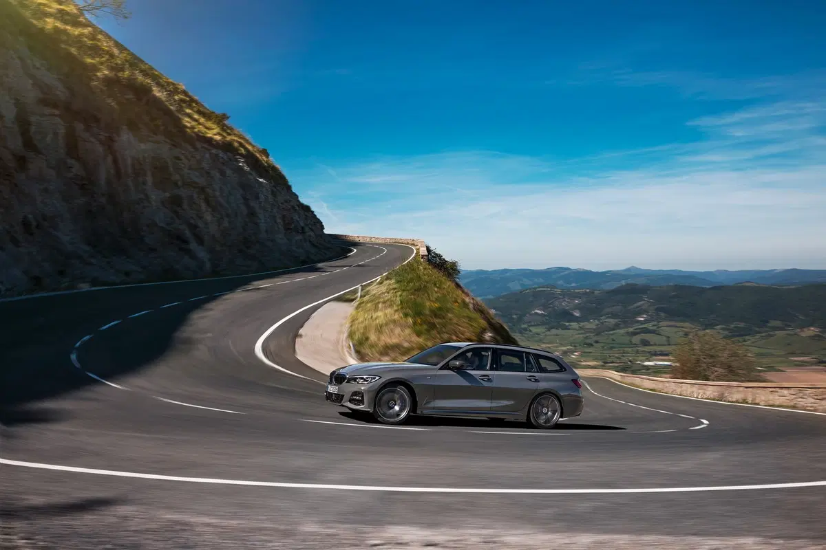 BMW Serie 3 Touring 2019: ecco finalmente la station wagon [Foto] (11)