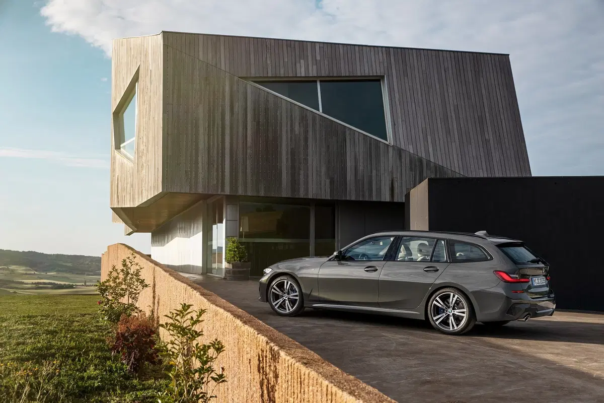 BMW Serie 3 Touring 2019: ecco finalmente la station wagon [Foto] (3)