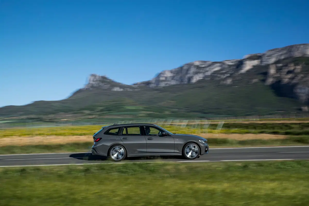 BMW Serie 3 Touring 2019: ecco finalmente la station wagon [Foto] (2)