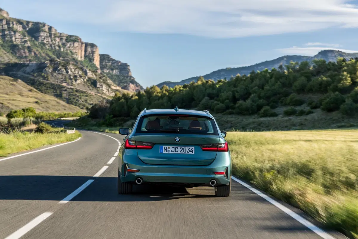 BMW Serie 3 Touring 2019: ecco finalmente la station wagon [Foto] (17)