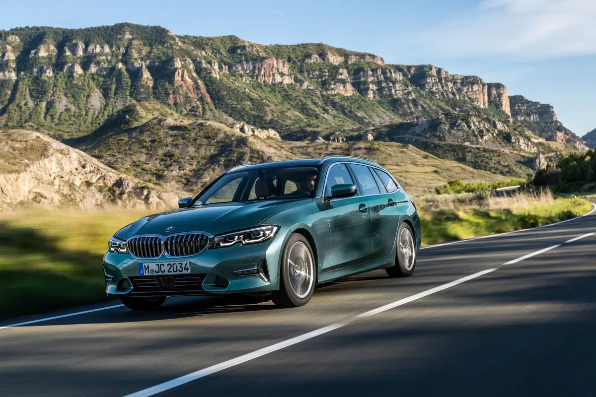 BMW Serie 3 Touring 2019: ecco finalmente la station wagon [Foto] (9)