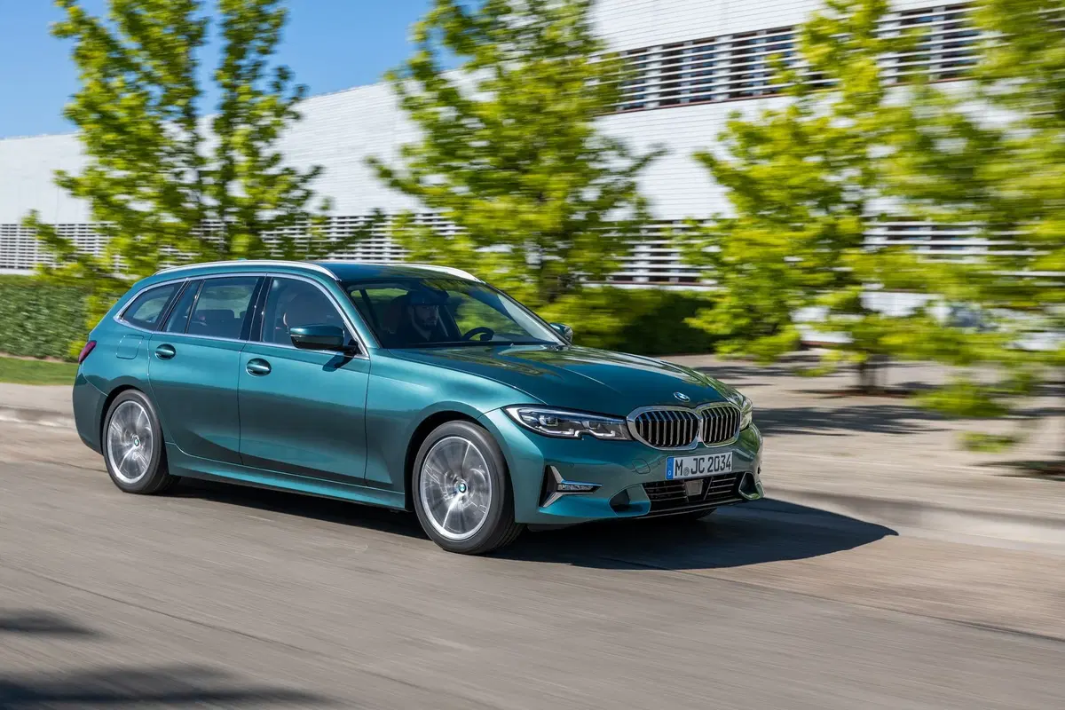 BMW Serie 3 Touring 2019: ecco finalmente la station wagon [Foto] (19)