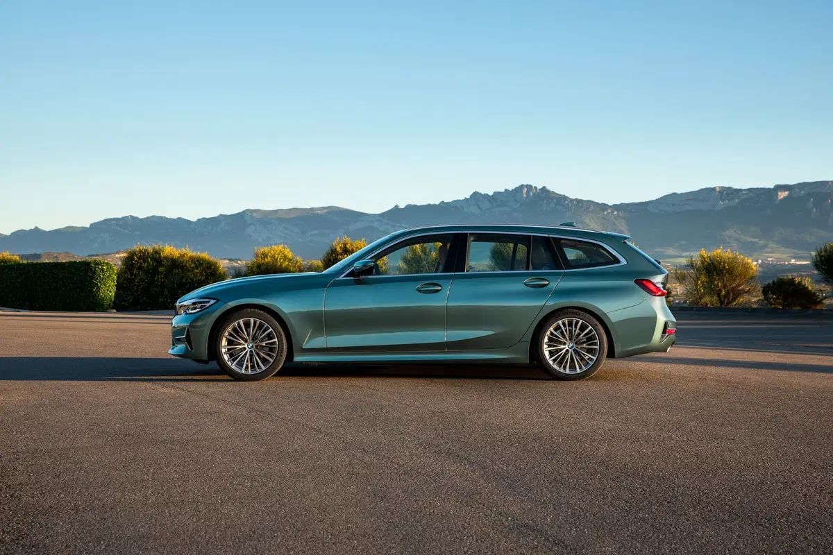 BMW Serie 3 Touring 2019: ecco finalmente la station wagon [Foto] (21)