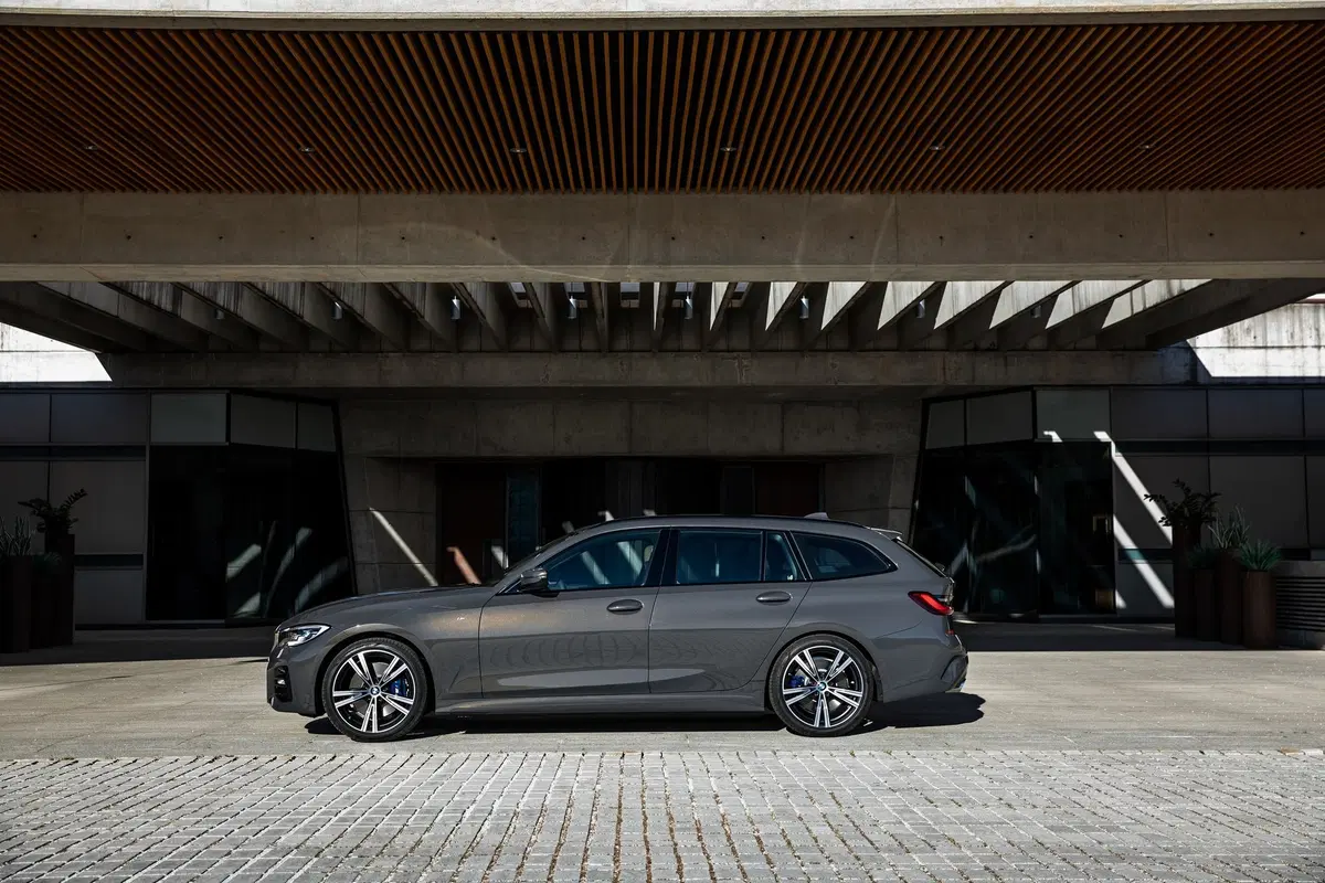 BMW Serie 3 Touring 2019: ecco finalmente la station wagon [Foto] (22)