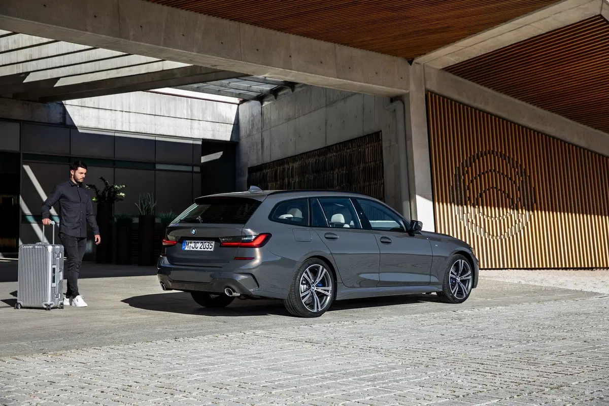 BMW Serie 3 Touring 2019: ecco finalmente la station wagon [Foto] (27)