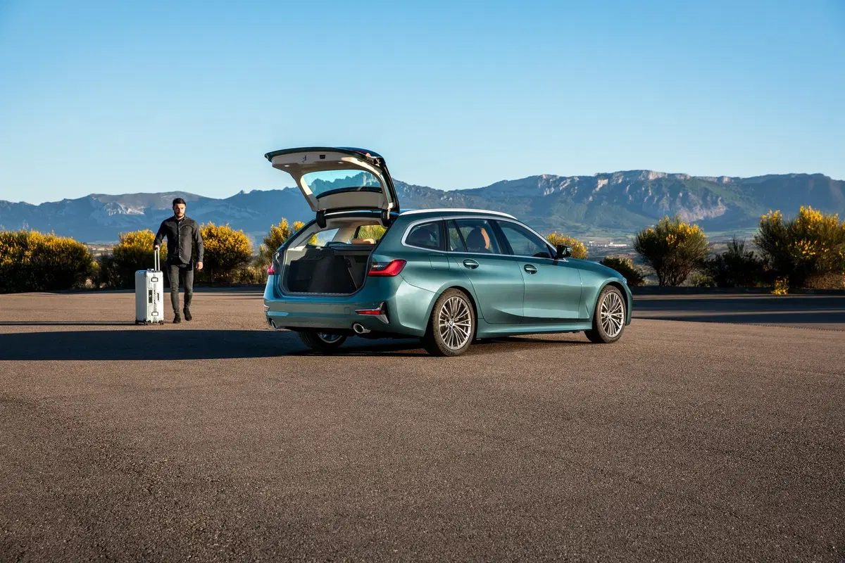 BMW Serie 3 Touring 2019: ecco finalmente la station wagon [Foto] (28)