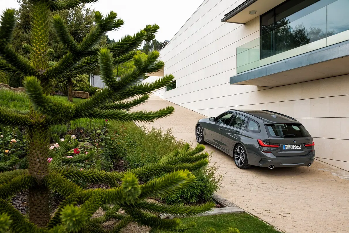 BMW Serie 3 Touring 2019: ecco finalmente la station wagon [Foto] (29)