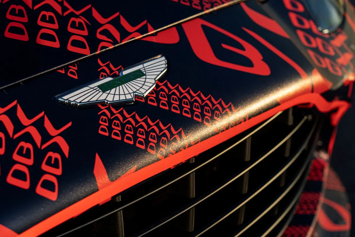 Aston Martin DBX: prodotti i primi esemplari (5)
