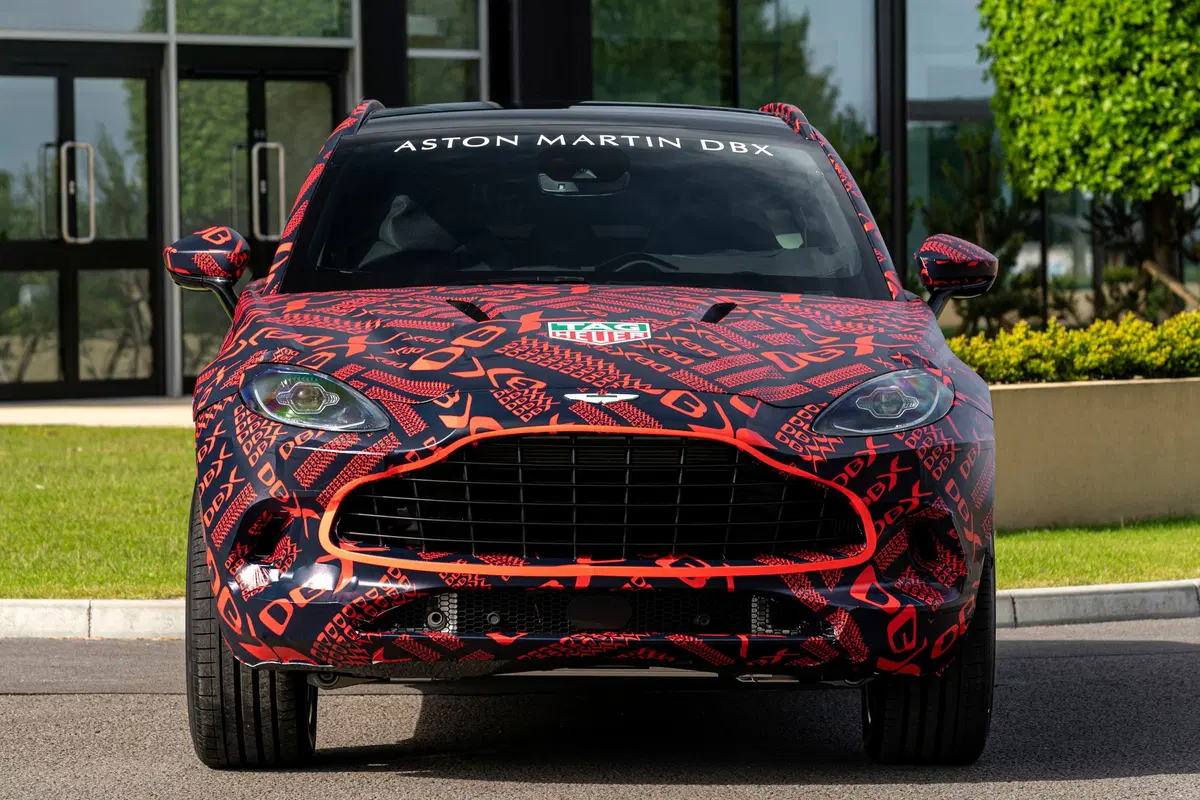 Aston Martin DBX: prodotti i primi esemplari (2)