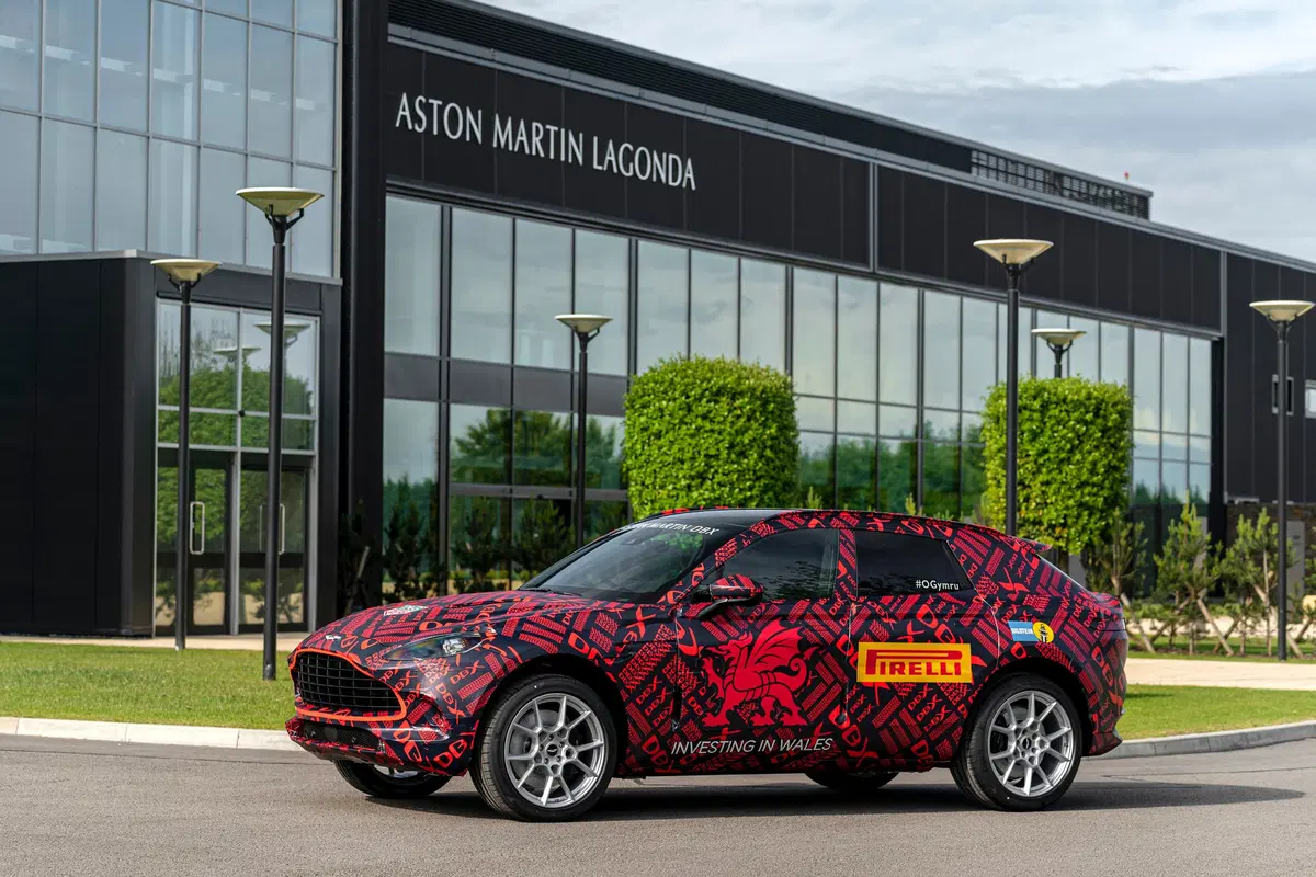 Aston Martin DBX: prodotti i primi esemplari (4)