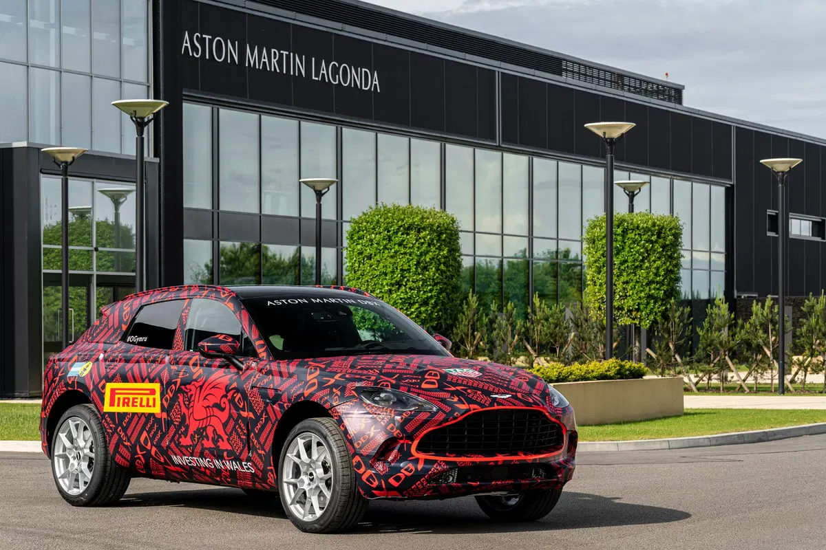 Aston Martin DBX: prodotti i primi esemplari (3)