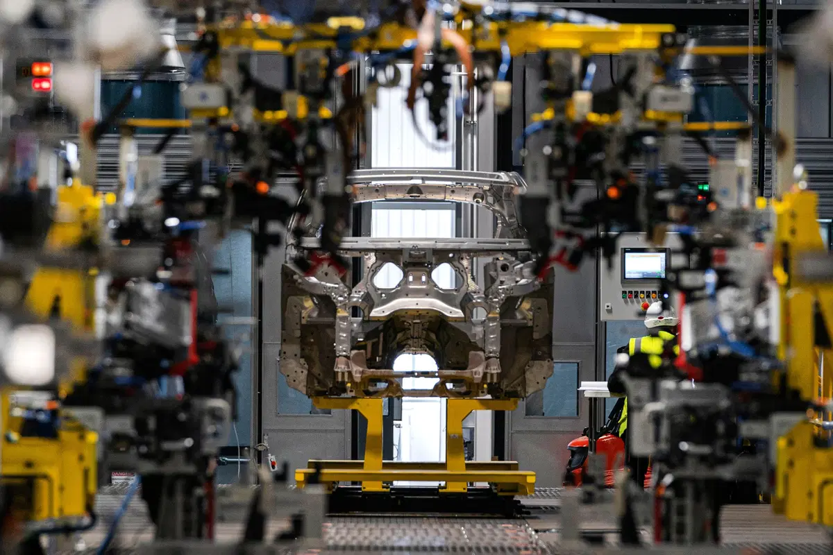 Aston Martin DBX: prodotti i primi esemplari (15)