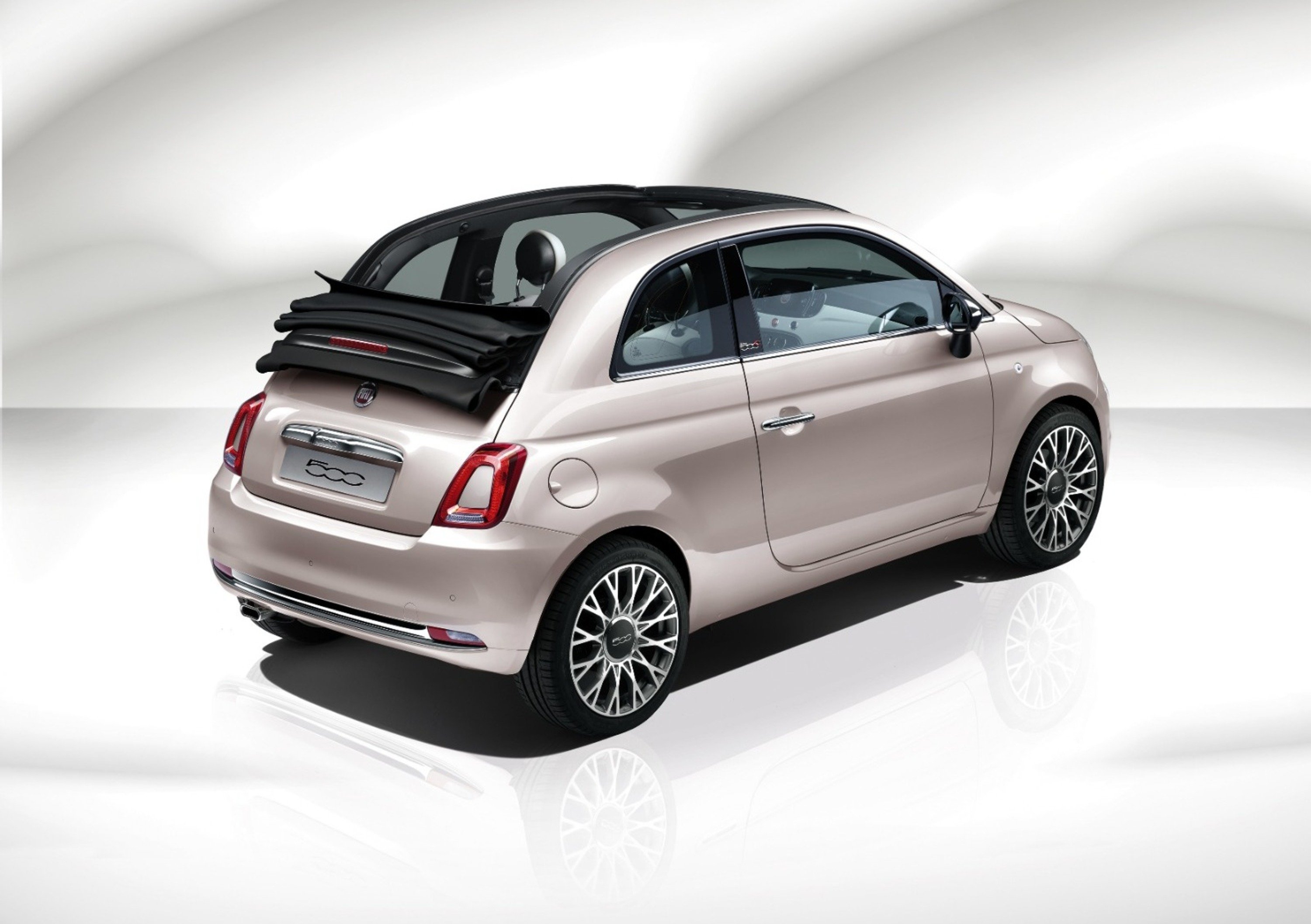 Fiat 500, la famiglia festeggia i 3 milioni di esemplari venduti in Europa