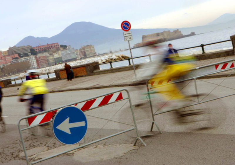 Napoli, stop alla circolazione gioved&igrave; 13 giugno dalle 15 alle 20