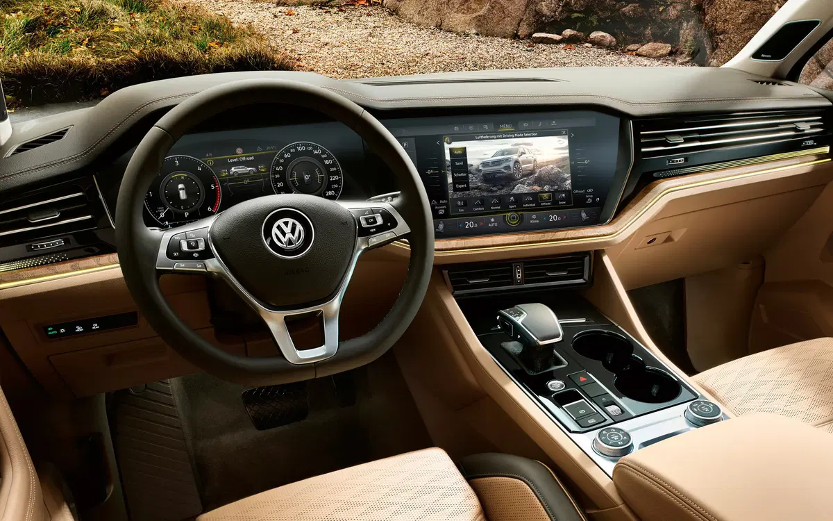Volkswagen Touareg, il V8 TDI in Italia da 97.000 euro (5)