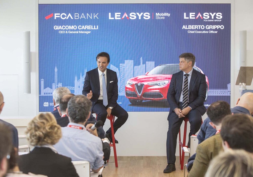 Giacomo Capelli per FCA Bank ed Alberto Grippo di Leasys durante la conferenza stampa di presentazione dei nuovi prodotti