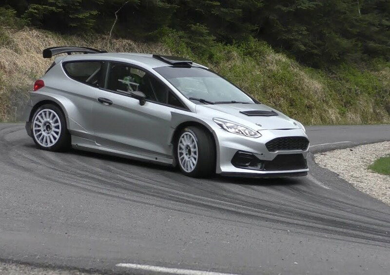 Valtteri Bottas prova la nuova Ford Fiesta R5