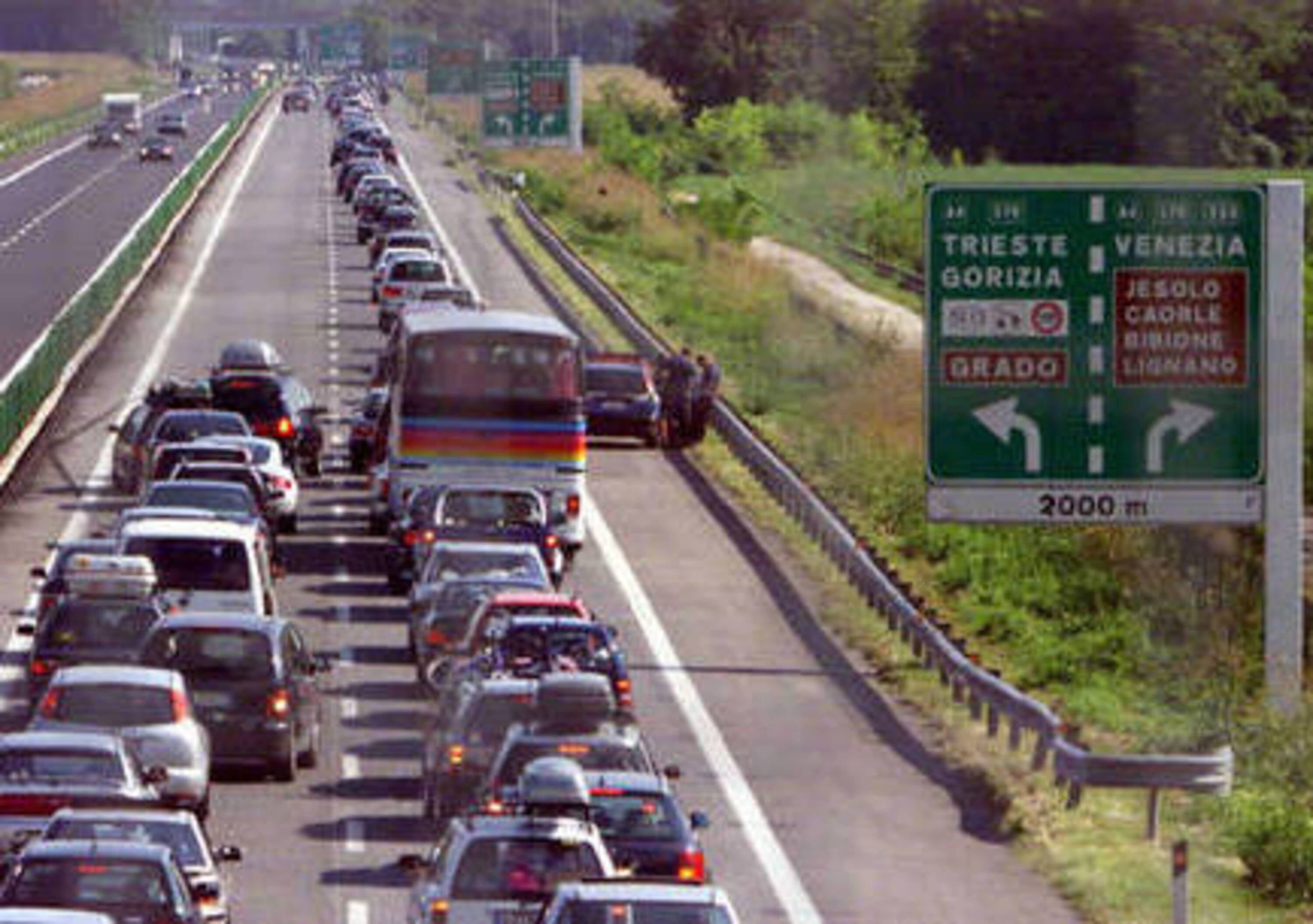 Autostrada A4, chiusura al traffico domenica 16 giugno: i tratti coinvolti