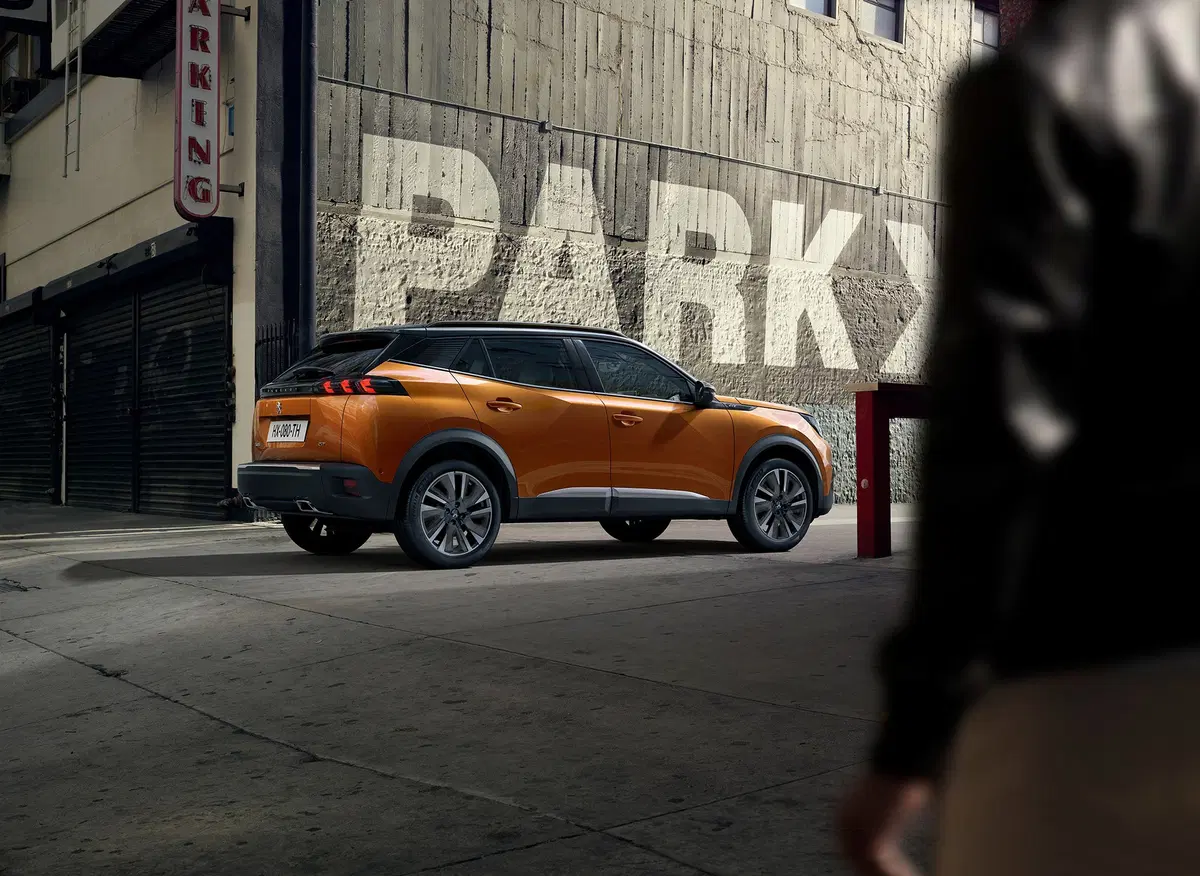 Peugeot 2008, look da SUV per la nuova generazione (4)