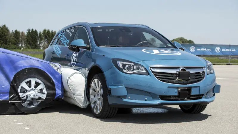 Idea ZF: l&rsquo;airbag esterno [Video]
