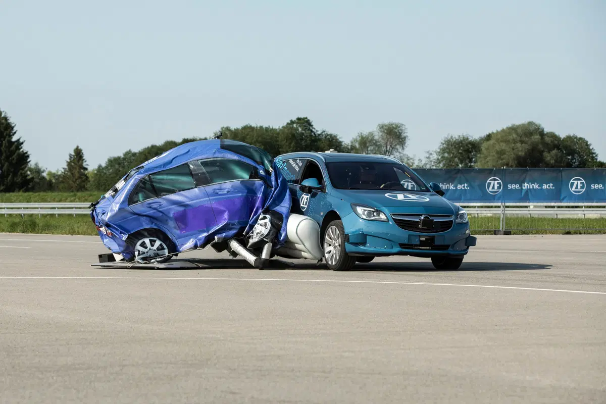 Idea ZF: l’airbag esterno [Video]