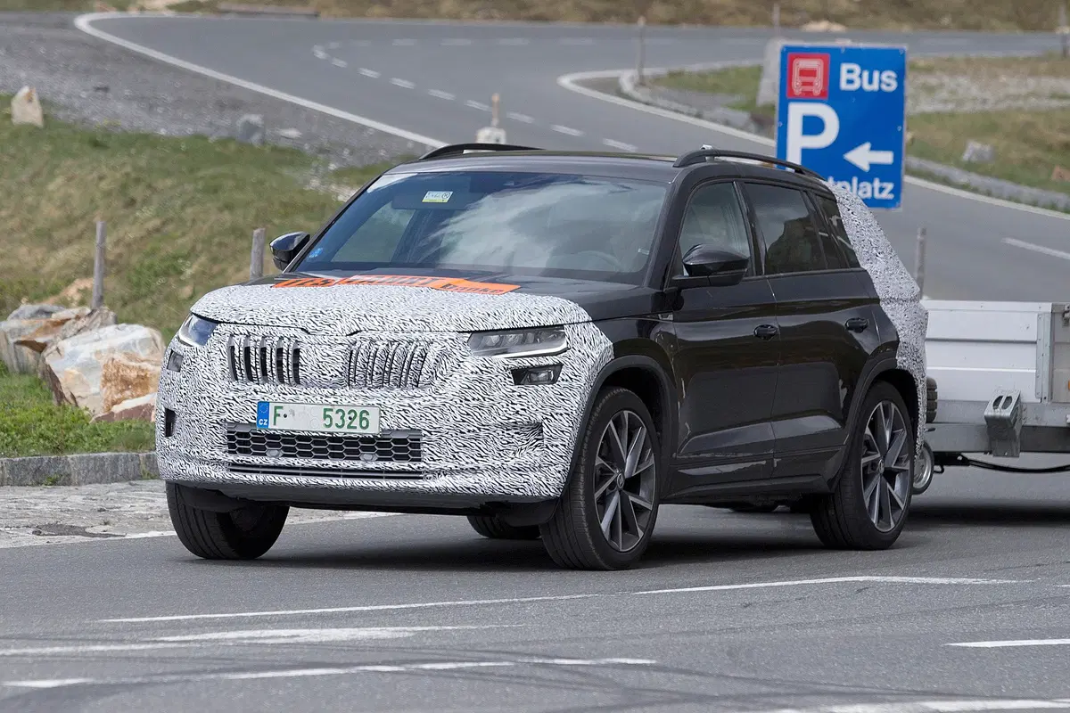 Skoda Kodiaq restyling, le foto spia (3)