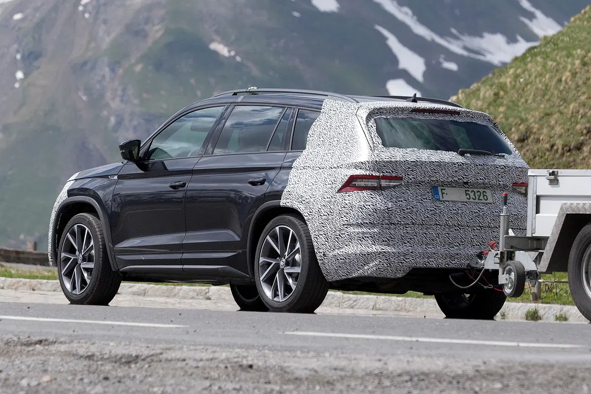 Skoda Kodiaq restyling, le foto spia (5)