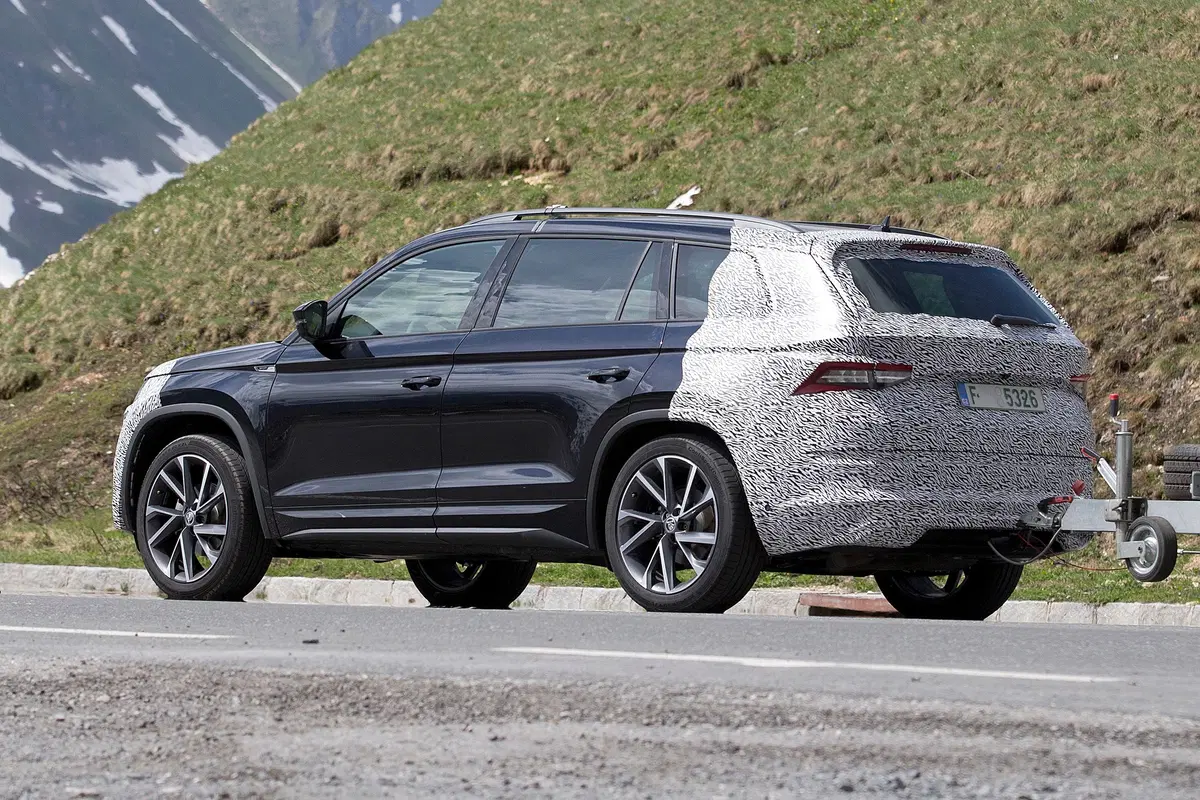 Skoda Kodiaq restyling, le foto spia (6)