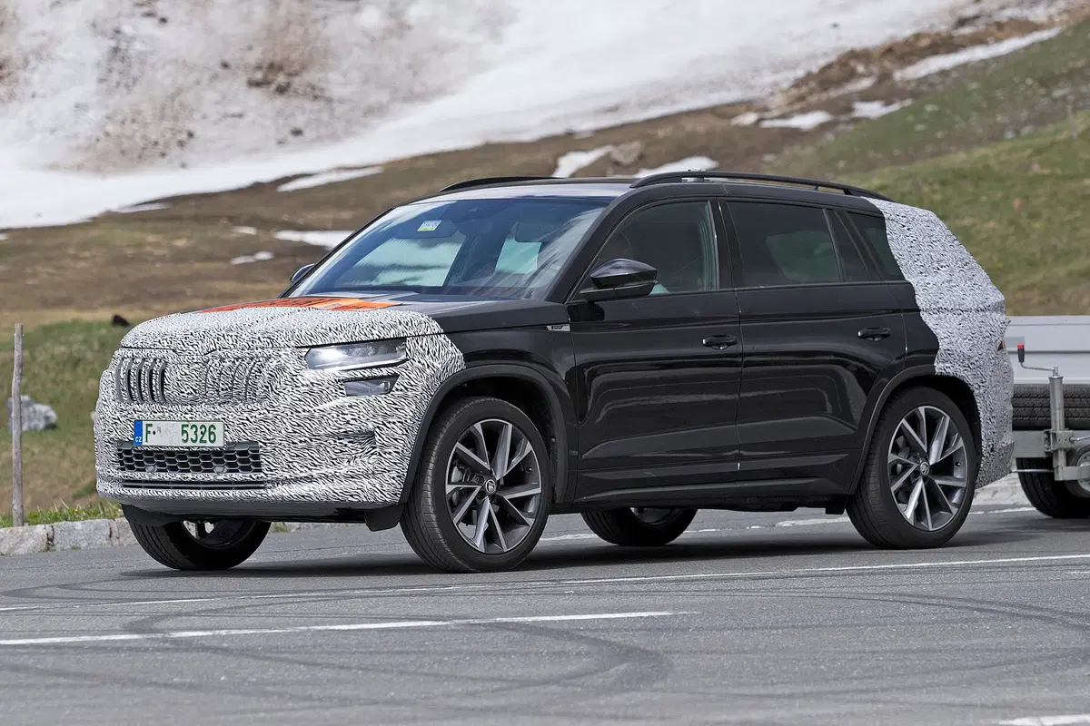 Skoda Kodiaq restyling, le foto spia (8)