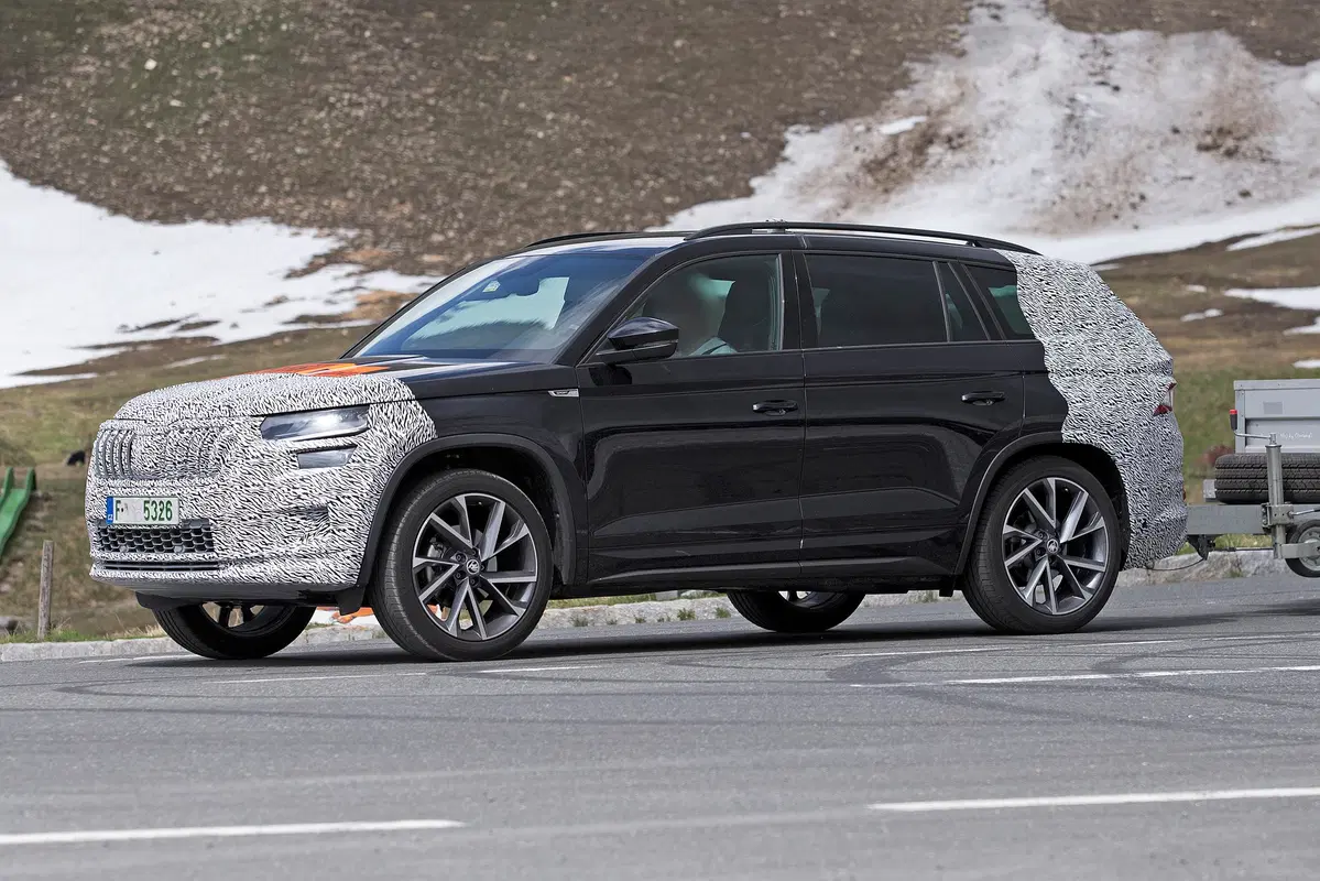 Skoda Kodiaq restyling, le foto spia (12)