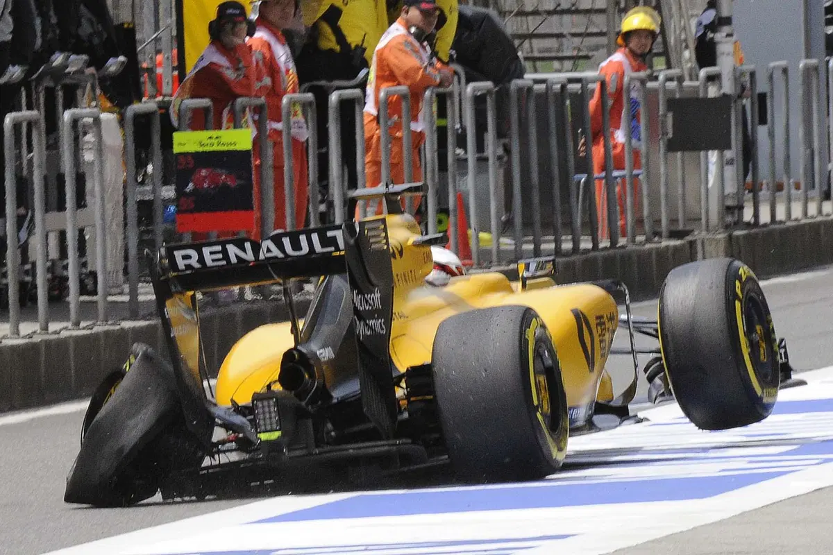 F1 GP Cina 2016, Prove Libere: doppietta Ferrari, Raikkonen comanda (9)