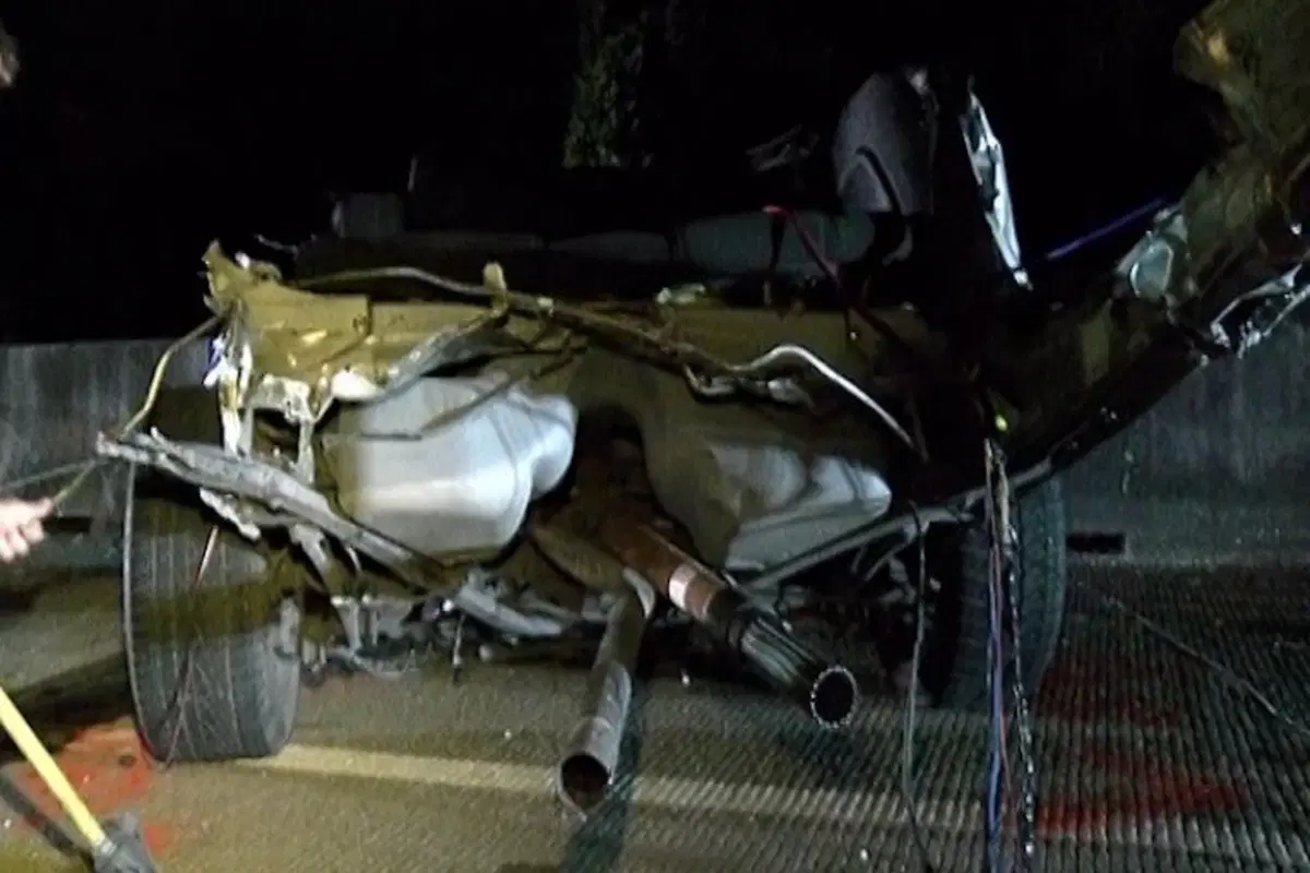 Tremendo incidente mortale nella contea di Montgomery, Texas: Ford Mustang si spezza in due parti [video] (2)