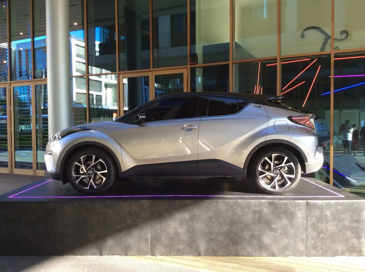 Toyota C-HR: eccola al Fuorisalone di Milano 2016 (2)