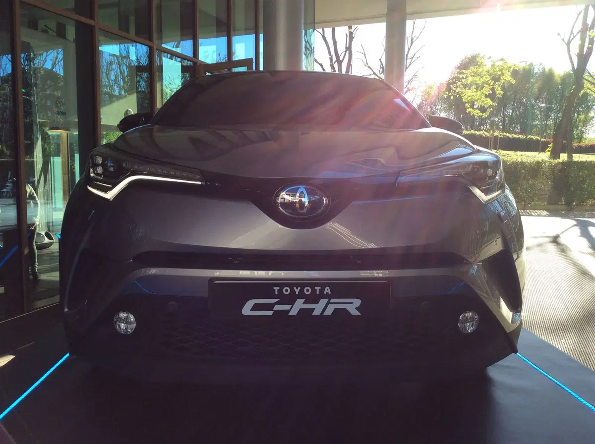 Toyota C-HR: eccola al Fuorisalone di Milano 2016 (4)