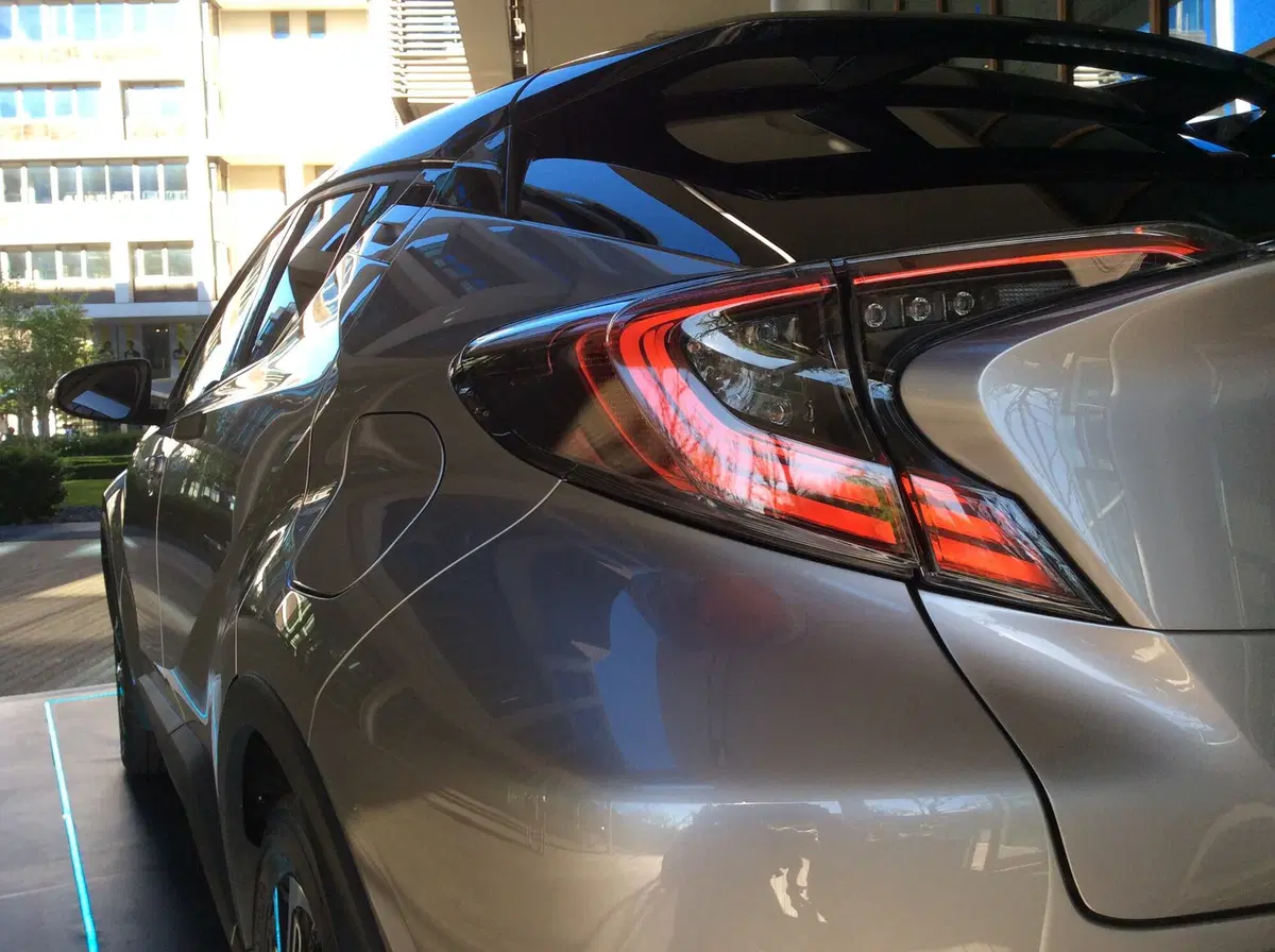 Toyota C-HR: eccola al Fuorisalone di Milano 2016 (12)