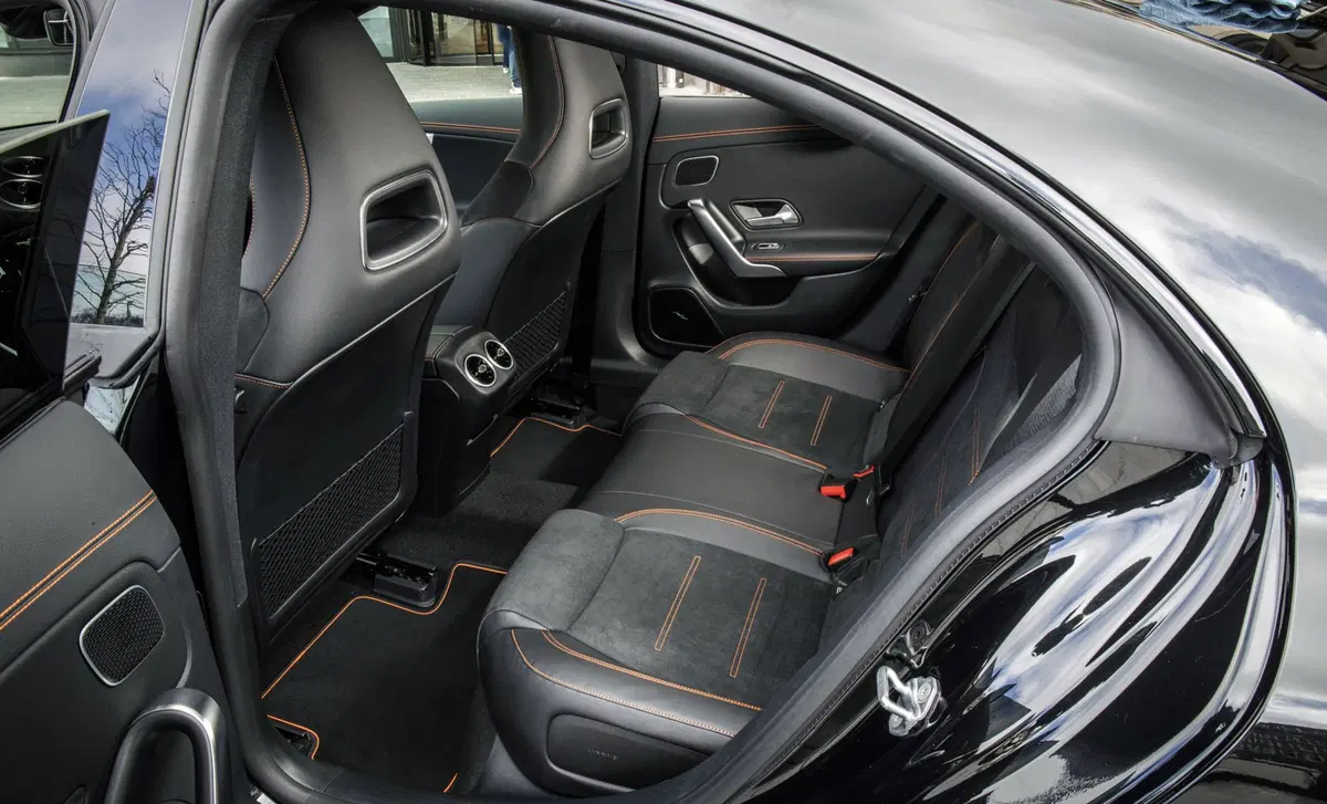 Mercedes-Benz CLA 220 Automatic 4Matic Business (36)