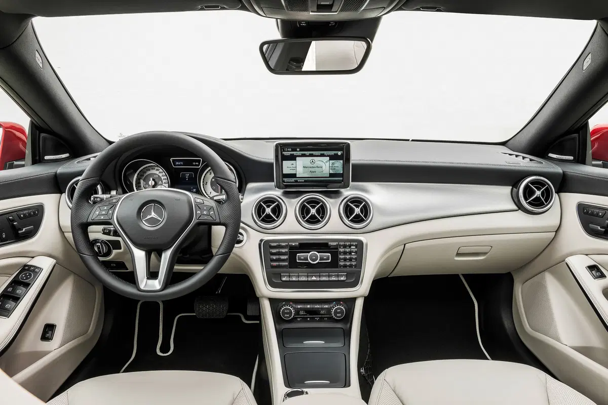 Mercedes-Benz CLA 220 Automatic 4Matic Business (40)