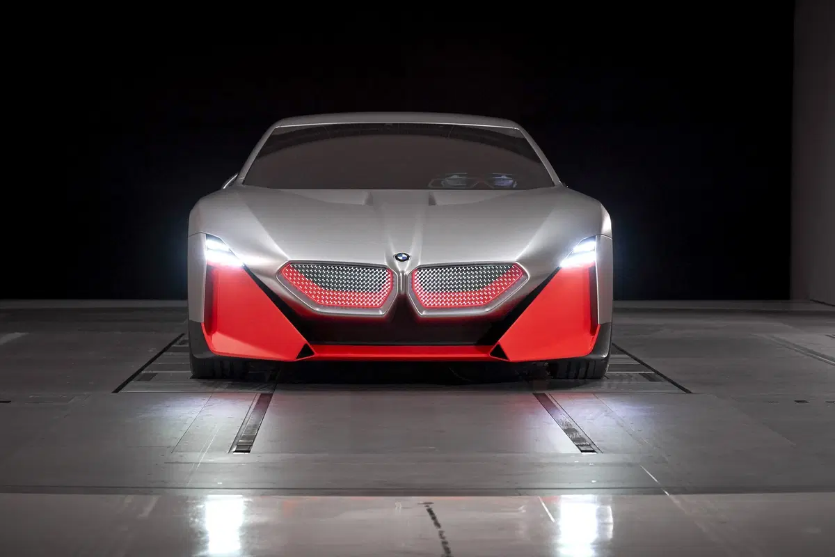 BMW Vision M NEXT: prototipo sportivo ibrido plug-in (2)