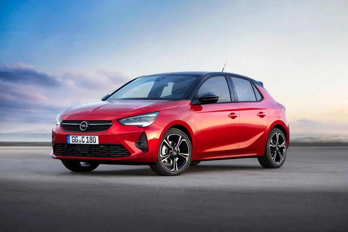 Opel Corsa, fino a 130 CV per l'endotermica (2)