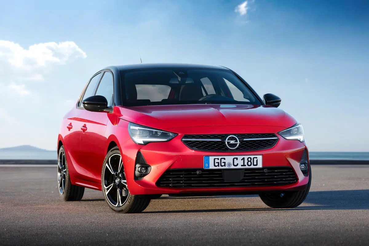 Opel Corsa, fino a 130 CV per l'endotermica (6)