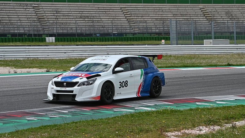 Peugeot 308 TCR, debutto a Adria