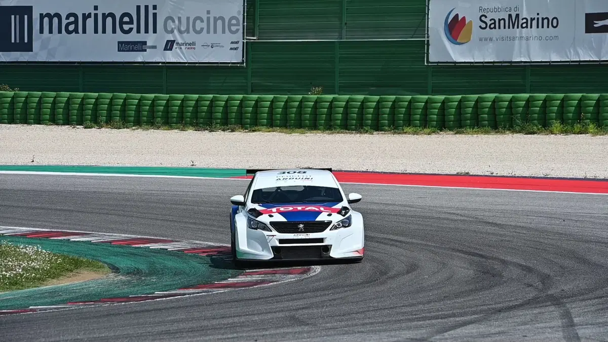 Peugeot 308 TCR, debutto a Adria (3)