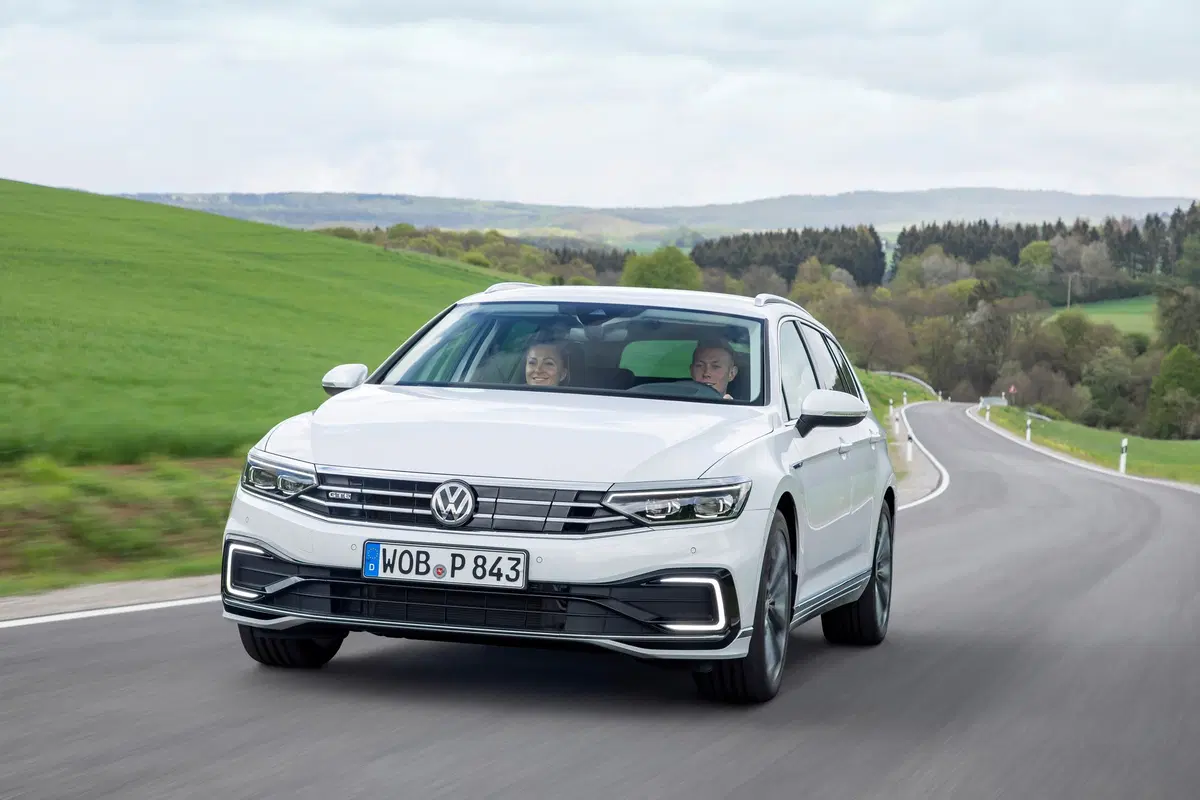 Volkswagen Passat Variant 2019. Diesel, benzina e anche ibrido GTE  (23)