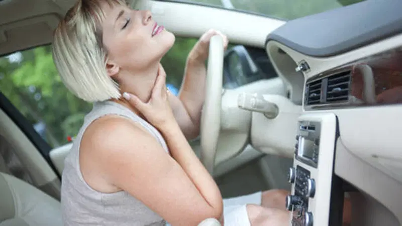Arriva l&rsquo;afa: due giorni di caldo record. 5 consigli per difendersi