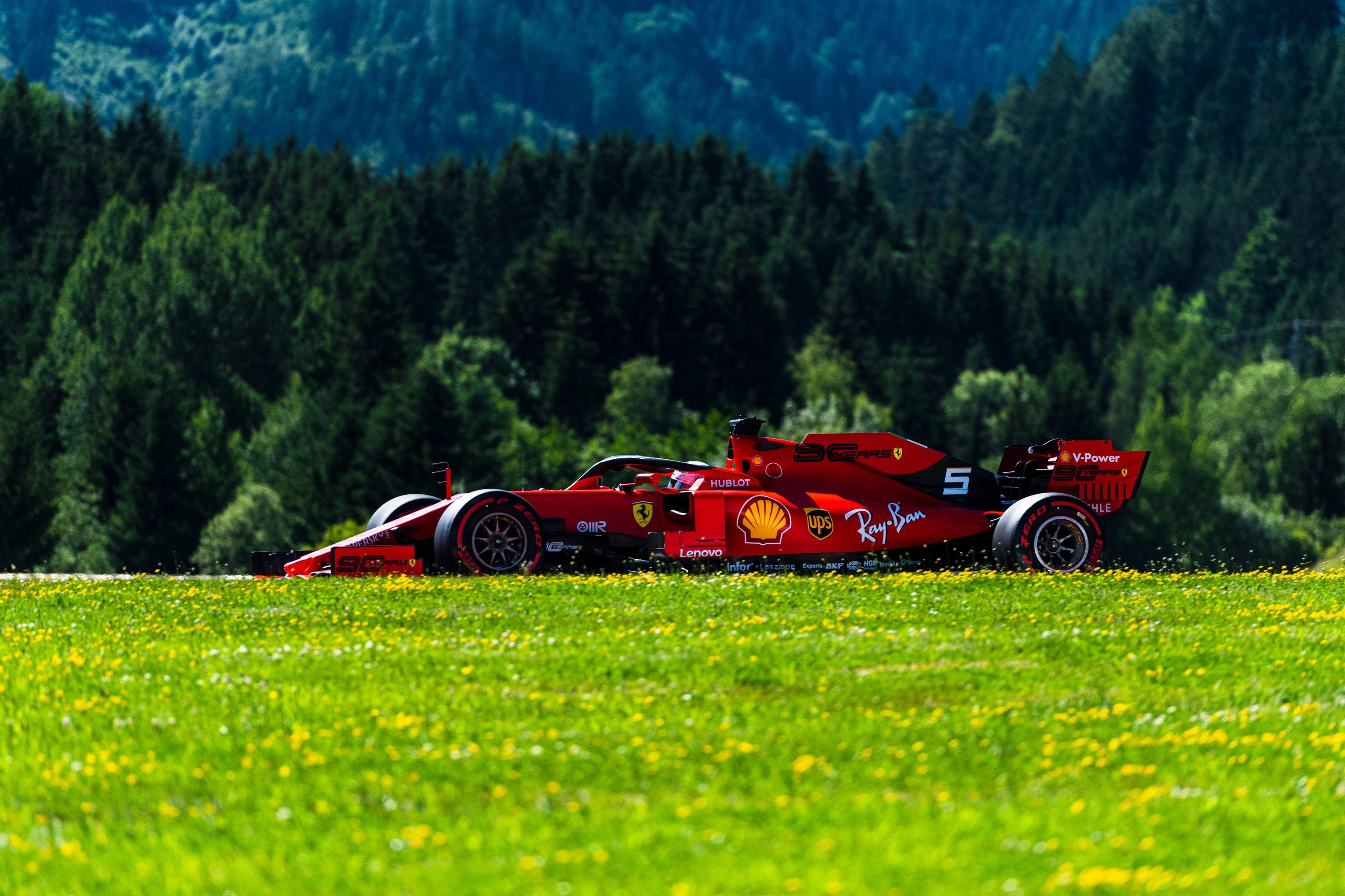 F1, GP Austria 2019: Ferrari, dita incrociate