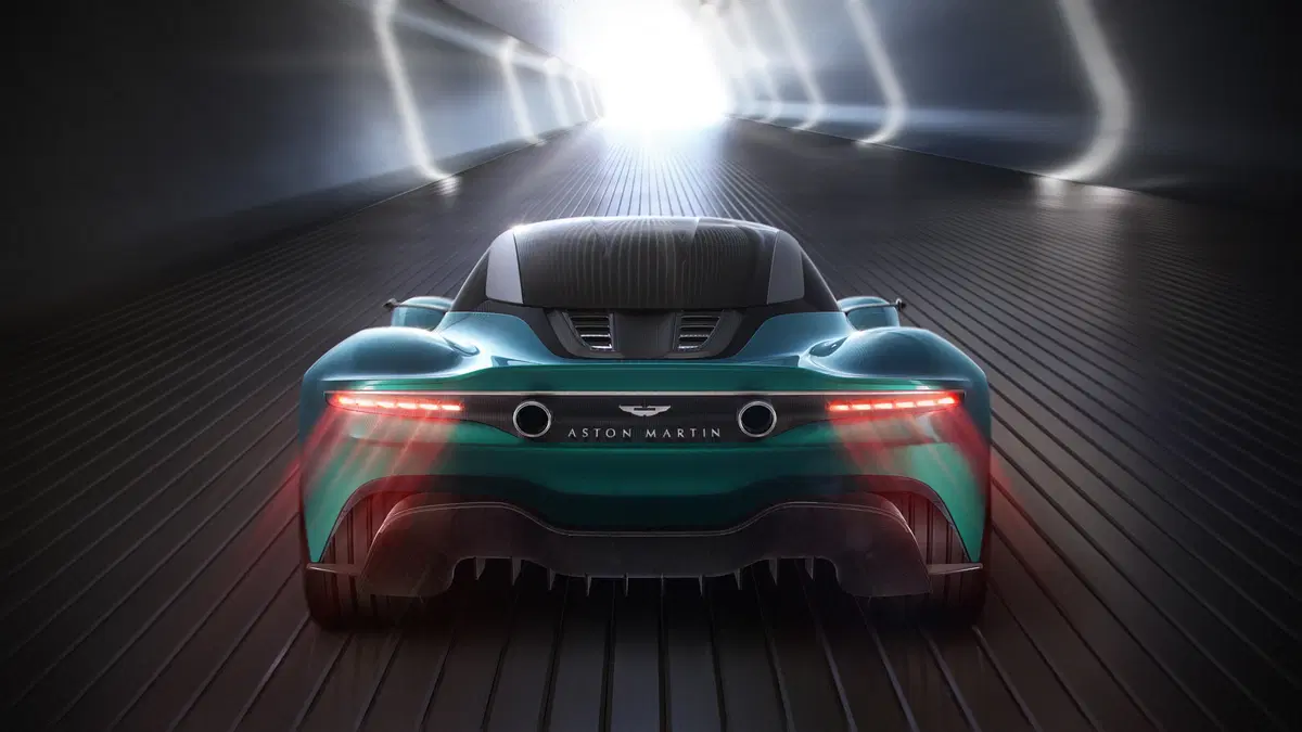 Aston Martin Vanquish: avrà il cambio manuale! (9)